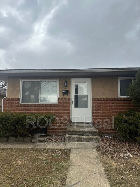 851-853-853 Byron Ave in Columbus, OH - Building Photo