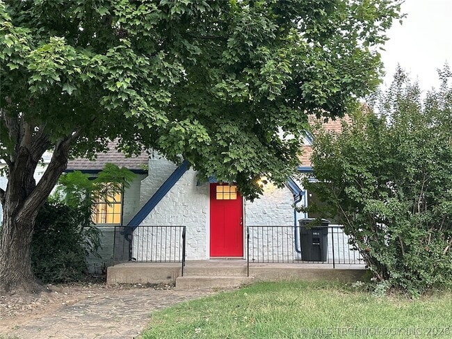 property at 1235 S Gary Pl