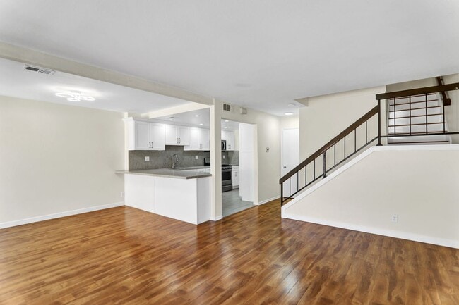 19102 Sloop Cir in Huntington Beach, CA - Building Photo - Building Photo