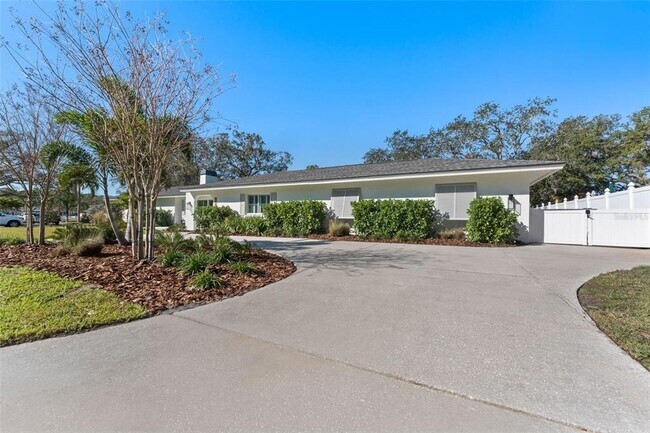 1664 Sharon Way in Clearwater, FL - Building Photo - Building Photo