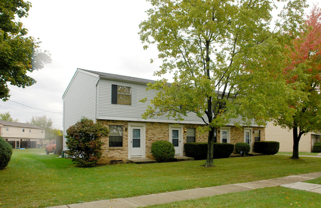 2388-2436 Laurelwood Dr in Columbus, OH - Foto de edificio