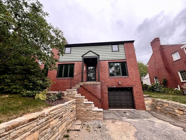 794 Chalmers Pl in Pittsburgh, PA - Building Photo - Building Photo