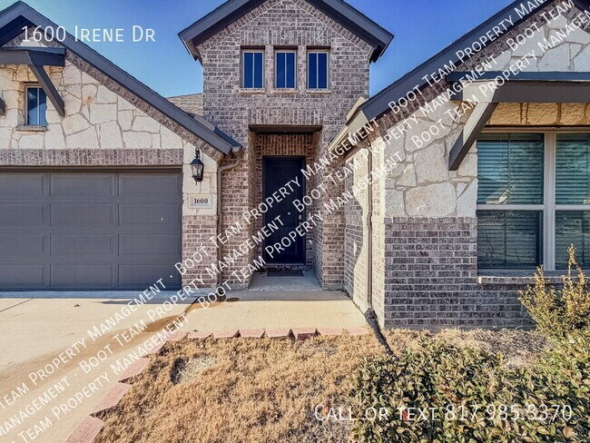 1600 Irene Dr in Burleson, TX - Foto de edificio - Building Photo