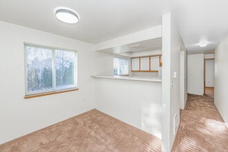 Willow Park Apartments in Auburn, WA - Foto de edificio - Interior Photo