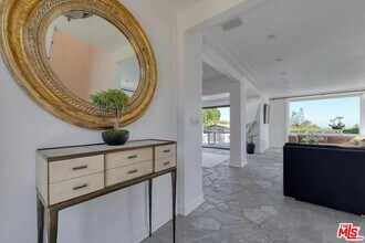 1300 Summitridge Dr in Beverly Hills, CA - Building Photo - Building Photo