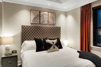 70 E Walton St in Chicago, IL - Building Photo - Building Photo