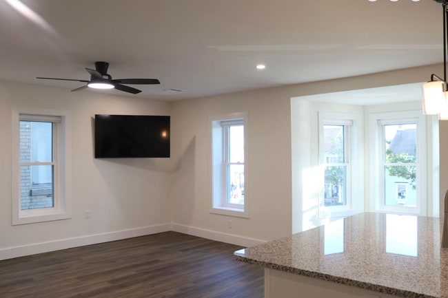 108 W Market St, Unit 108C in Orwigsburg, PA - Building Photo - Building Photo