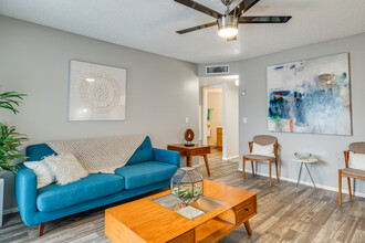 The Canyons on Colter Apartments in Glendale, AZ - Foto de edificio - Interior Photo