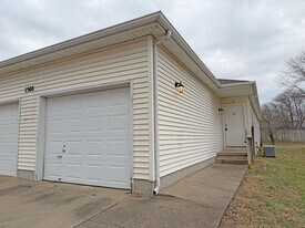 1508 W Rainey St in Ozark, MO - Building Photo