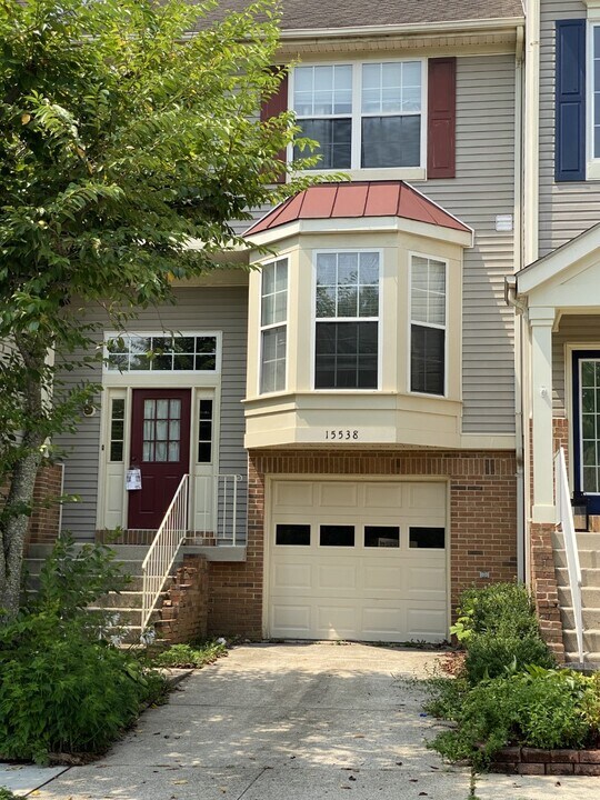 15538 Port Washington Ct in Montclair, VA - Building Photo