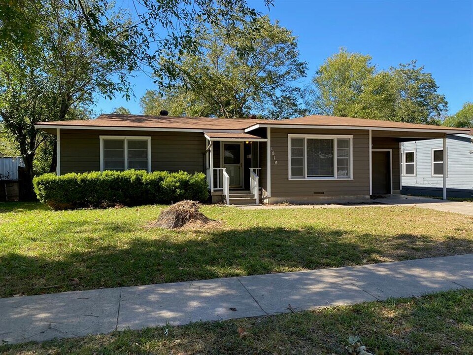 1818 S 39th St in Temple, TX - Building Photo