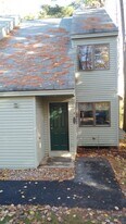 292 Woodhaven Dr, Unit 9N in White River Junction, VT - Building Photo