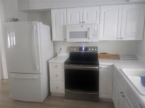 332 2nd St W in St. Petersburg, FL - Building Photo - Building Photo