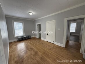 120 Center St in Bangor, ME - Building Photo - Building Photo