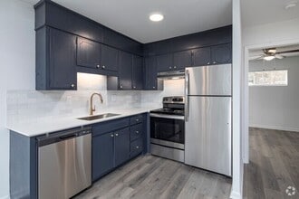 Cliff Manor in Birmingham, AL - Building Photo - Interior Photo