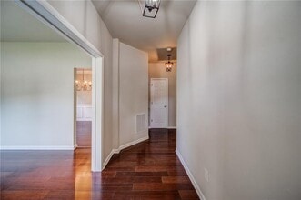 223 Mincey Way in Woodstock, GA - Foto de edificio - Building Photo
