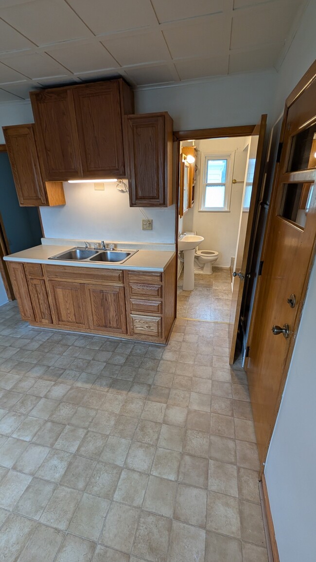property at 2402 W Grange Ave