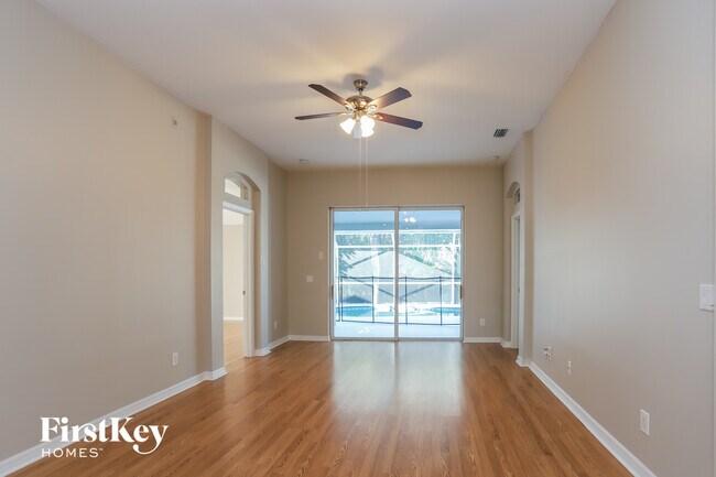 9836 Laurel Ledge Dr in Riverview, FL - Foto de edificio - Building Photo