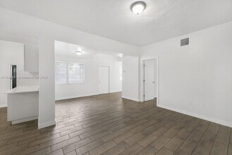 1604 SW 9th St in Miami, FL - Building Photo - Building Photo