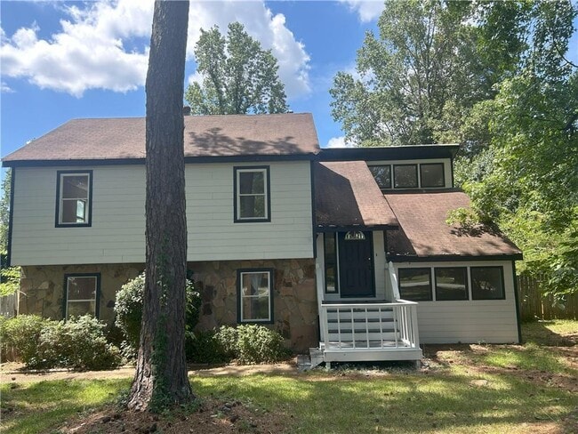 property at 2918 Mockingbird Cir