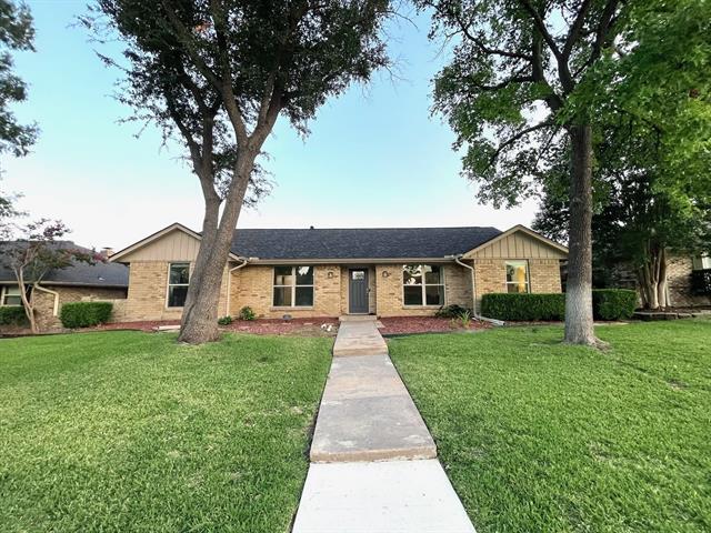 1944 Westminster Dr in Carrollton, TX - Building Photo
