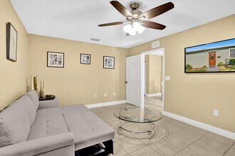 2349 Seminole Blvd in West Palm Beach, FL - Building Photo - Building Photo