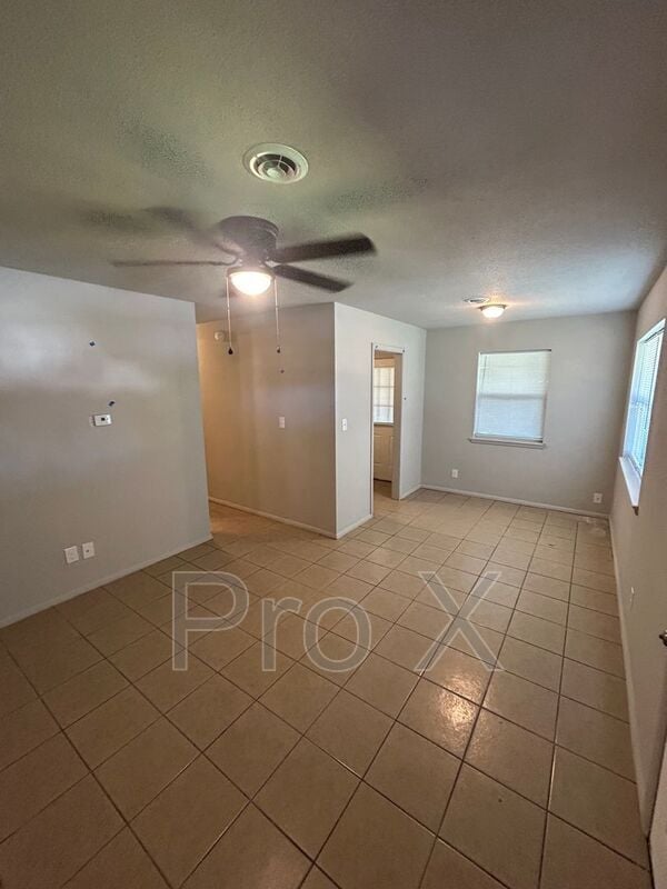 911 S 10th St in Rogers, AR - Building Photo - Building Photo