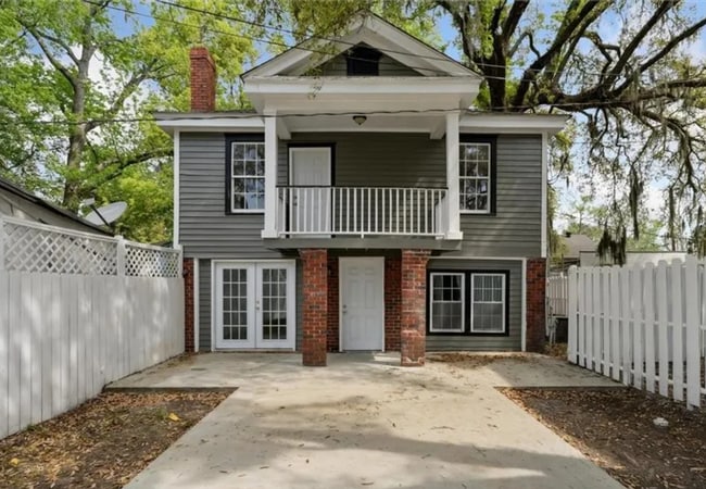 property at 844 E 37th St