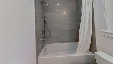 42 Englewood Ave, Unit 1 in Boston, MA - Building Photo - Building Photo