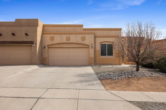 2246 Cortina Loop SE in Rio Rancho, NM - Building Photo - Building Photo
