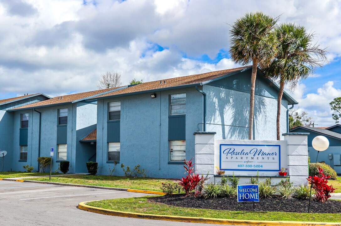 Roselea Apartments in Sanford, FL - Building Photo