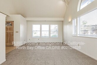 1336 Jennings Park Way in Santa Rosa, CA - Building Photo - Building Photo