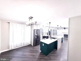 8834 Chiswick Ct in White Plains, MD - Building Photo