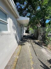 534 NW 23rd Ave-Unit -2 in Fort Lauderdale, FL - Building Photo - Building Photo