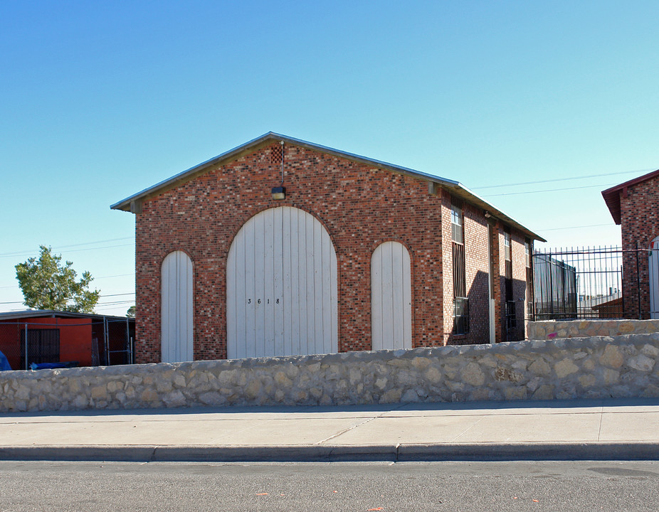 3618 Johnson Ave in El Paso, TX - Building Photo