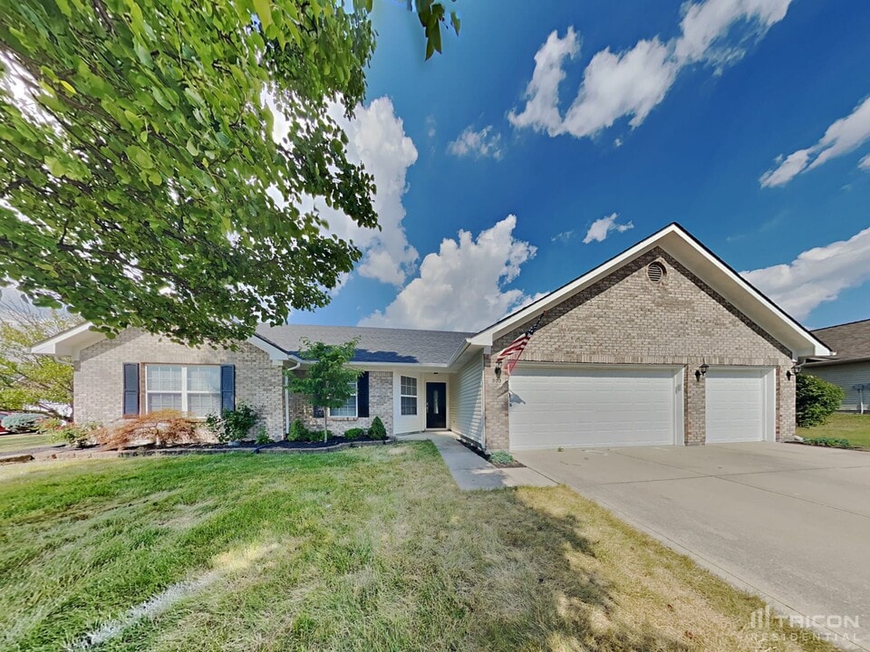 903 Moonlight Ct Photo