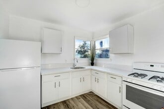 2529 Hauser Blvd in Los Angeles, CA - Building Photo - Building Photo