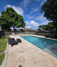 2420 Jackson St in Hollywood, FL - Building Photo - Building Photo