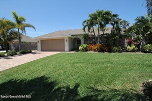 250 Atlantic Dr in Melbourne Beach, FL - Building Photo