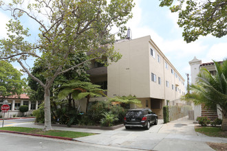 8730 CHARLEVILLE in Beverly Hills, CA - Building Photo - Building Photo