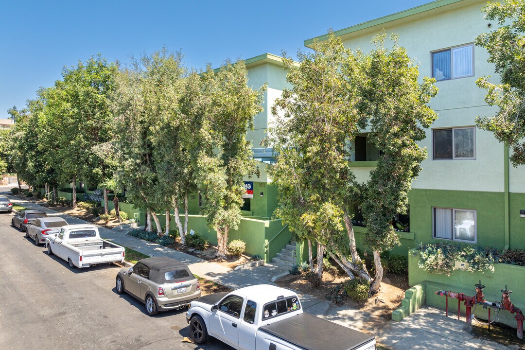 Harvard Condos in Los Angeles, CA - Foto de edificio