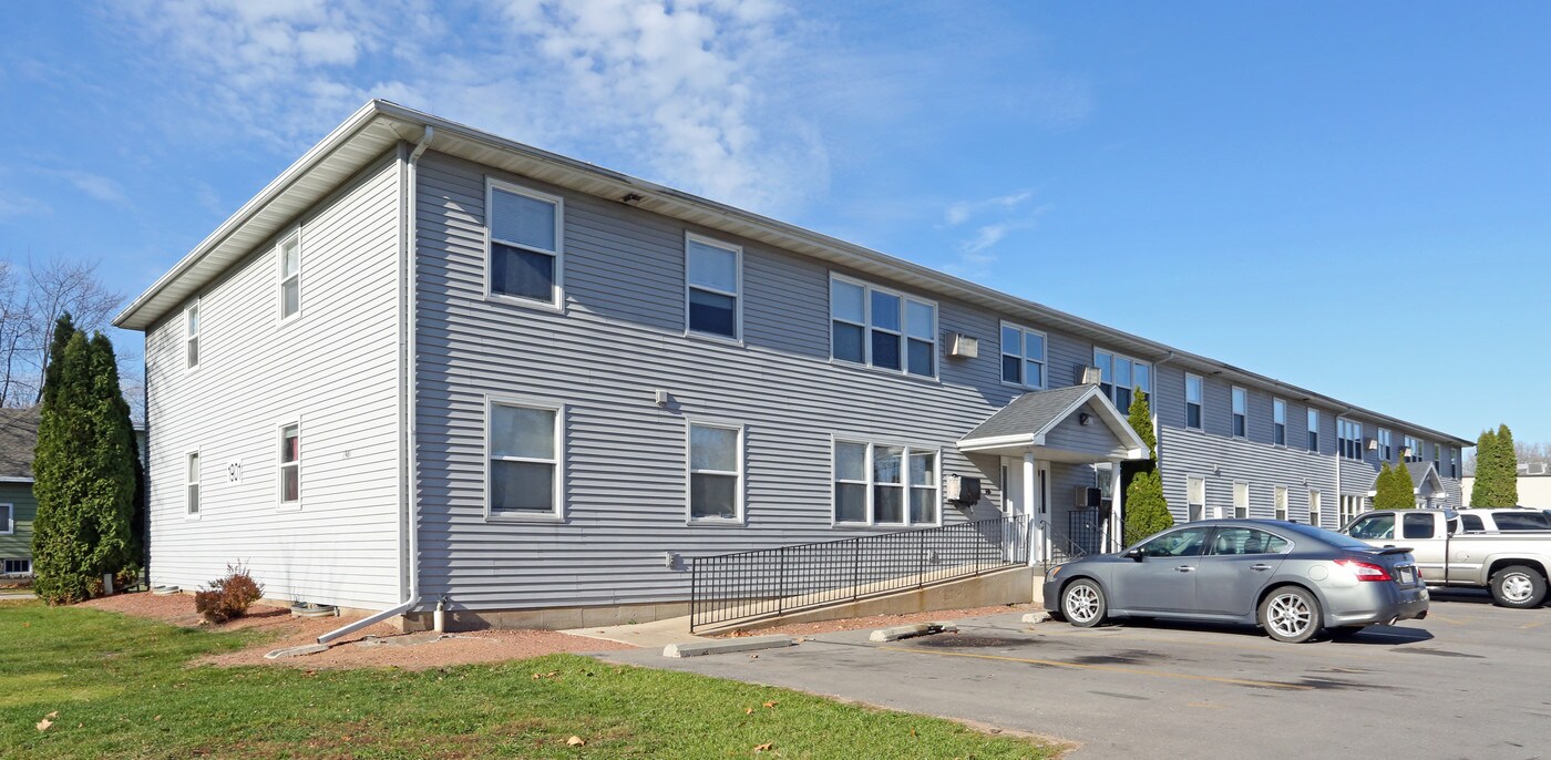 1901 Eastman Ave in Green Bay, WI - Building Photo