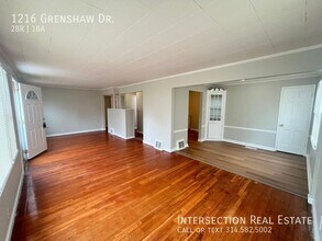 1216 Grenshaw Dr in St. Louis, MO - Building Photo - Building Photo