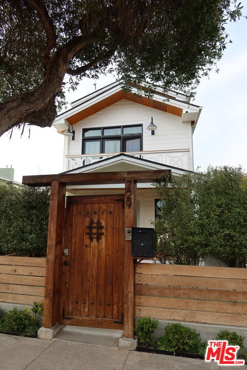 property at 729 Raymond Ave