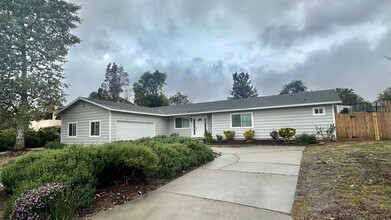 16142 Dartolo Rd in Ramona, CA - Building Photo - Building Photo