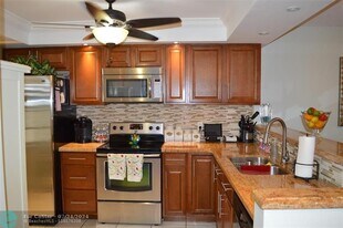 3090 N Course Dr in Pompano Beach, FL - Building Photo