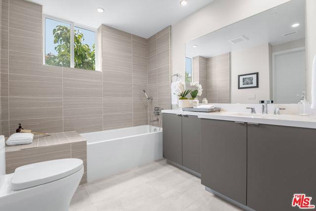 property at 1226 S Bedford St