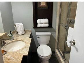 8510 SW 124th St, Unit Studio in Miami, FL - Building Photo - Building Photo