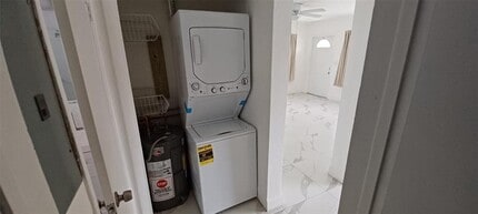 602 SE 2nd Ave in Dania Beach, FL - Building Photo - Building Photo