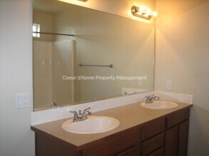 7851 Holyoke Loop in Coeur d'Alene, ID - Building Photo - Building Photo